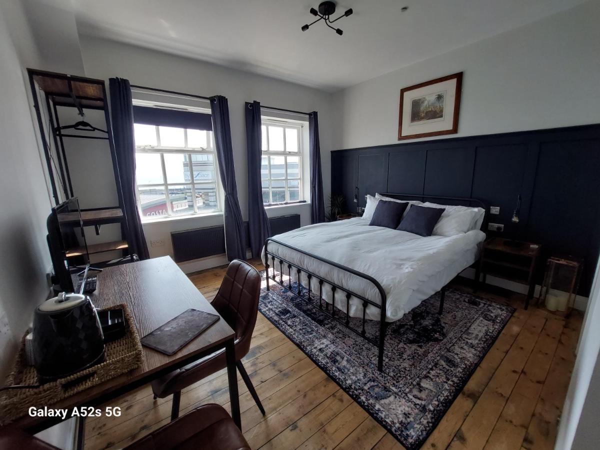 Londonderrys Bar And Accommodation 锡厄姆 外观 照片