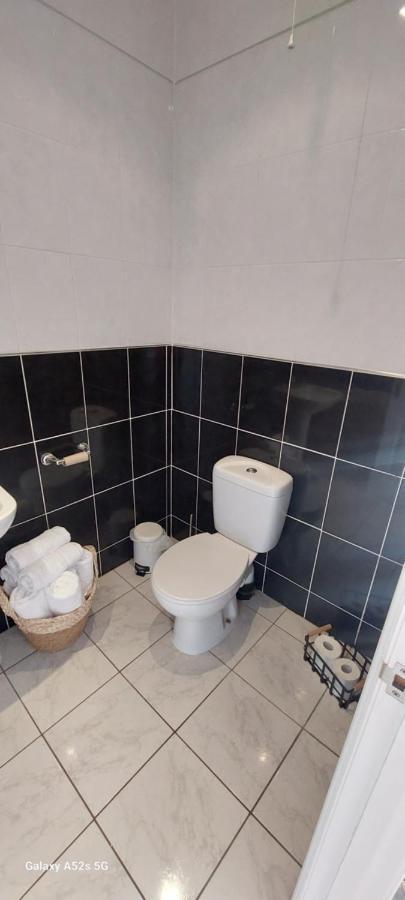 Londonderrys Bar And Accommodation 锡厄姆 外观 照片