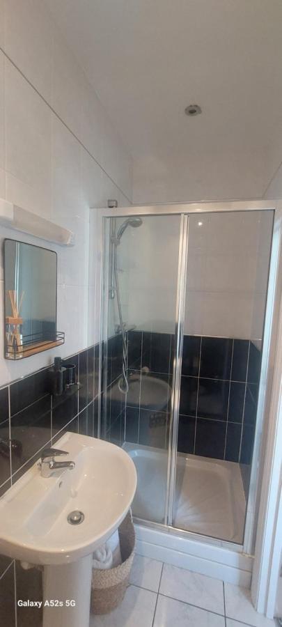 Londonderrys Bar And Accommodation 锡厄姆 外观 照片